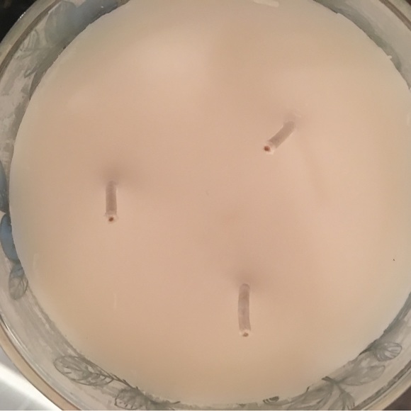 Bath & Body Works Blueberry Marshmallow Bar 3 Wick Candle  New - Picture 3 of 3